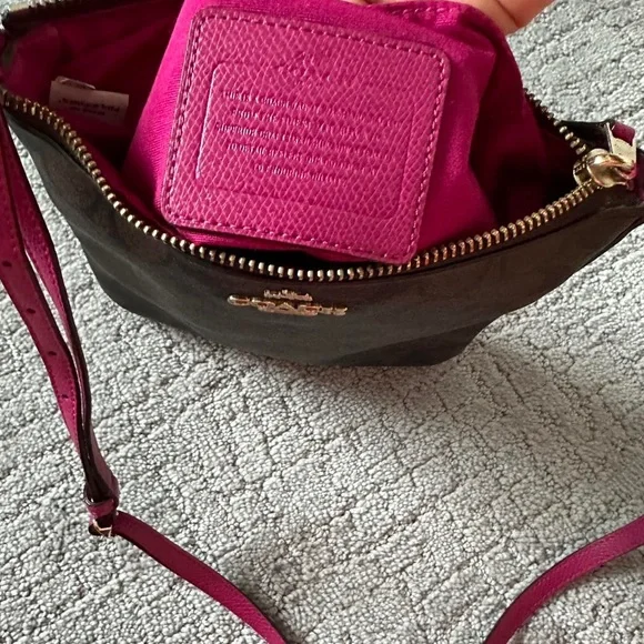 Coach crossbody - Picture 10 of 11